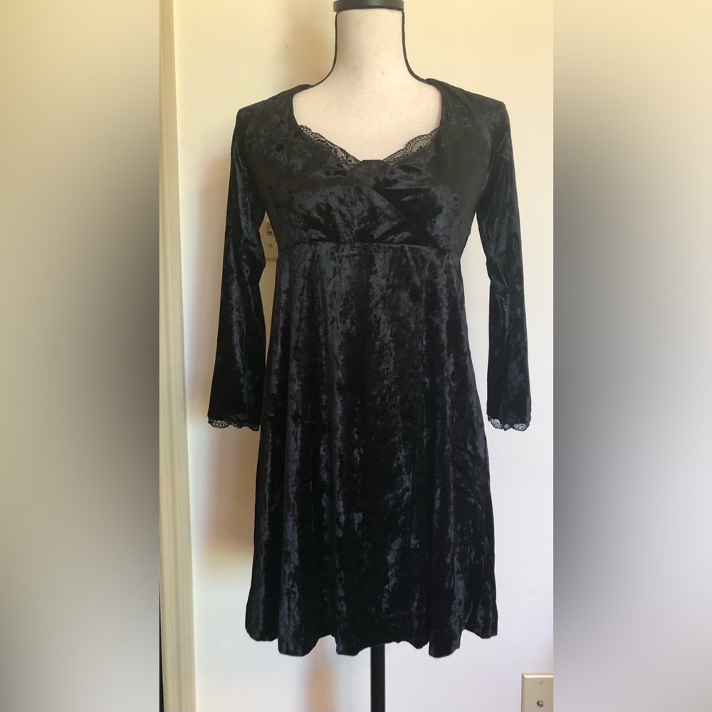 NWT! Mini Dress; Free People; Black “Velvet”; Tie/Open Back; Lace Accents; Black